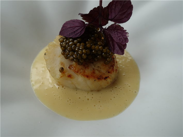 scallop with caviar